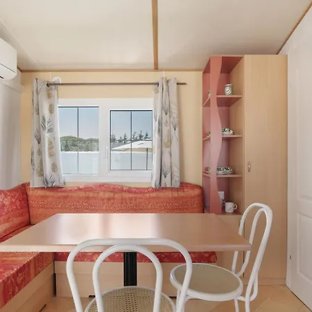 Rural Coral Holiday home