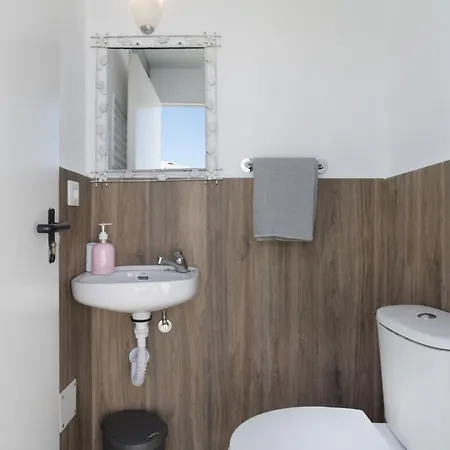 Rural Coral Holiday home