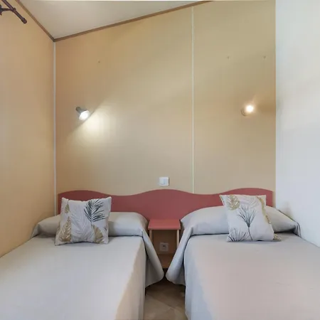 Rural Coral Holiday home *
